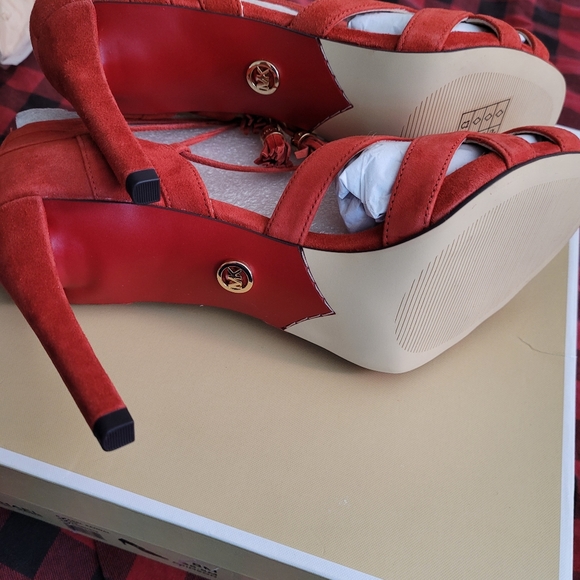 Michael kors sandals - Picture 3 of 6